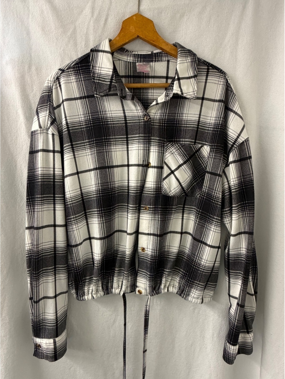 No Boundaries XL 15-17 Black White Plaid Cropped Flannel Shirt Drawstring